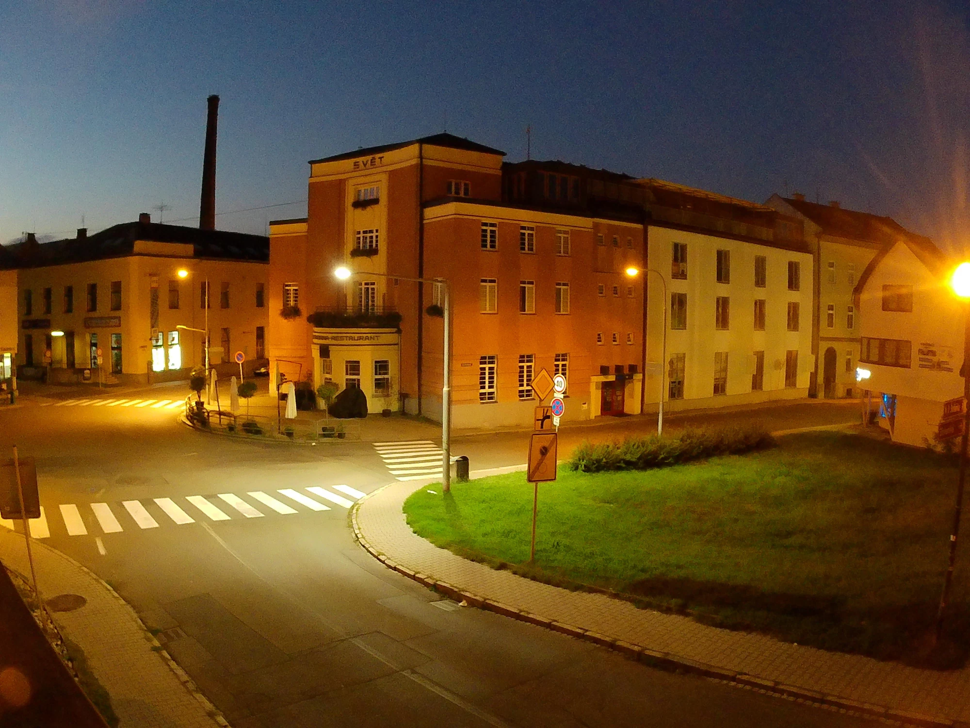NA SVĚTĚ - obrázek 2