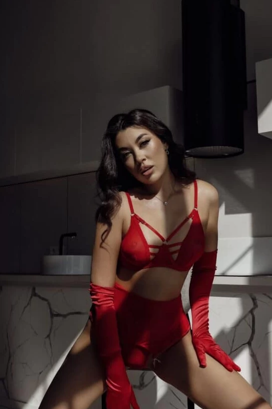 Jasmin - erotické masáže fotka 3