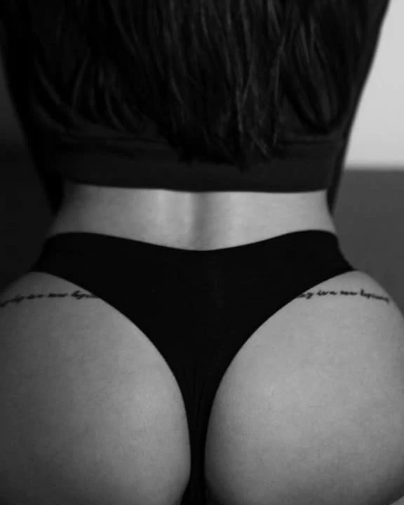 Nicolletee - erotické masáže fotka 4
