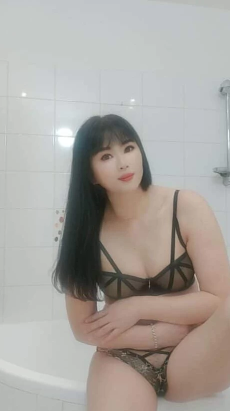Cathy - erotické masáže fotka 2